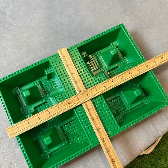 Lego Green Castle Baseplate Raised Rock Path Pattern Corner Pits 32 x 48 x 6 - Picture 7 of 7